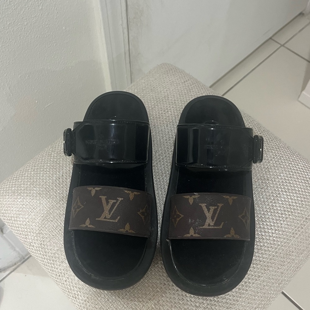 Louis Vuitton Sun Bath Mule Sandal size 37